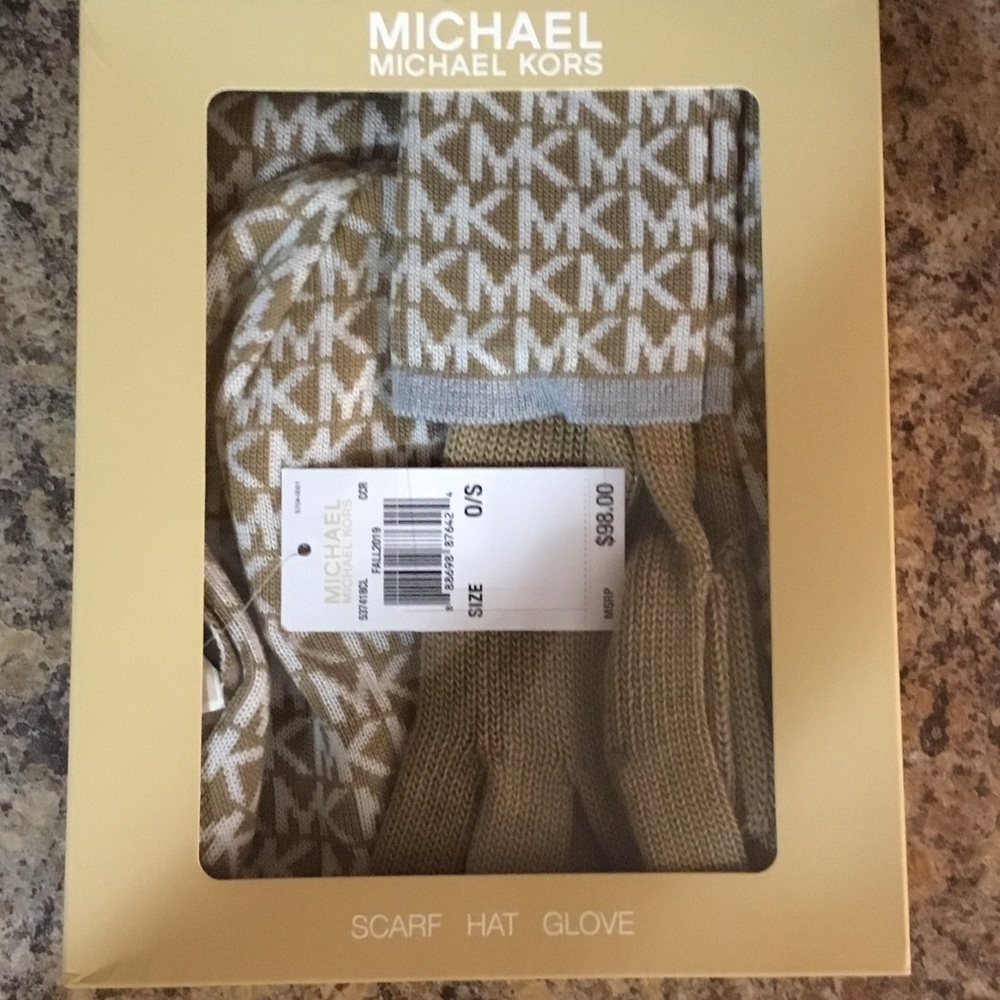 Michael Kors Tan and White Accessory Set NWT